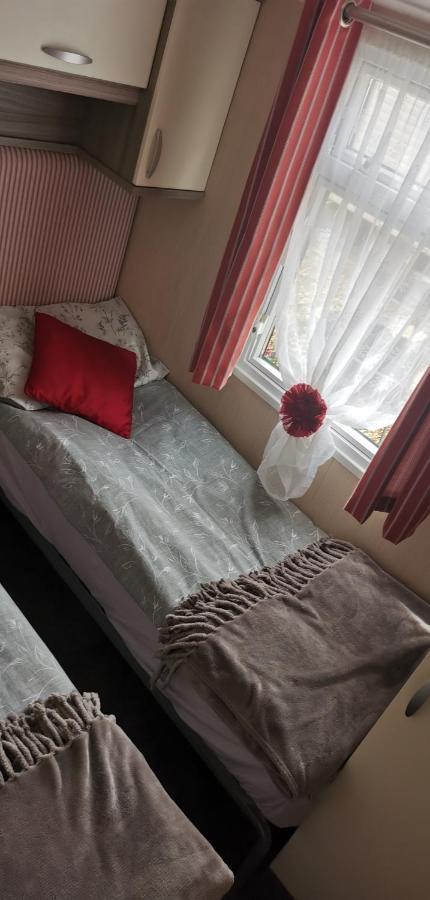 3 bedroom caravan with hot tub Tattershall lakes Buitenkant foto