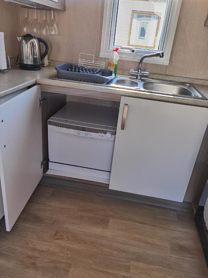 3 bedroom caravan with hot tub Tattershall lakes Buitenkant foto