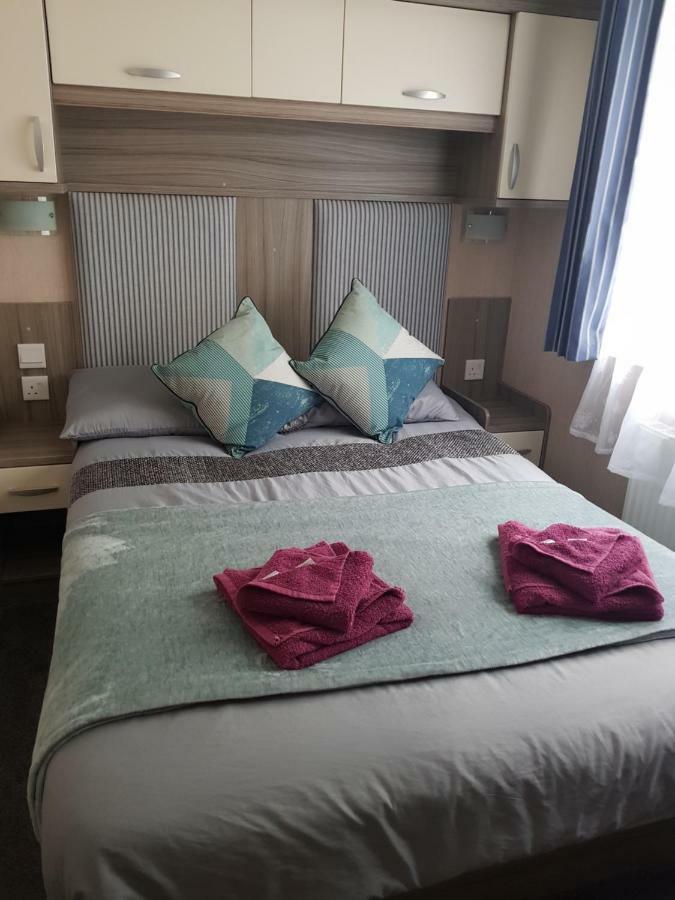 3 bedroom caravan with hot tub Tattershall lakes Buitenkant foto