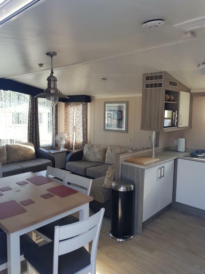 3 bedroom caravan with hot tub Tattershall lakes Buitenkant foto